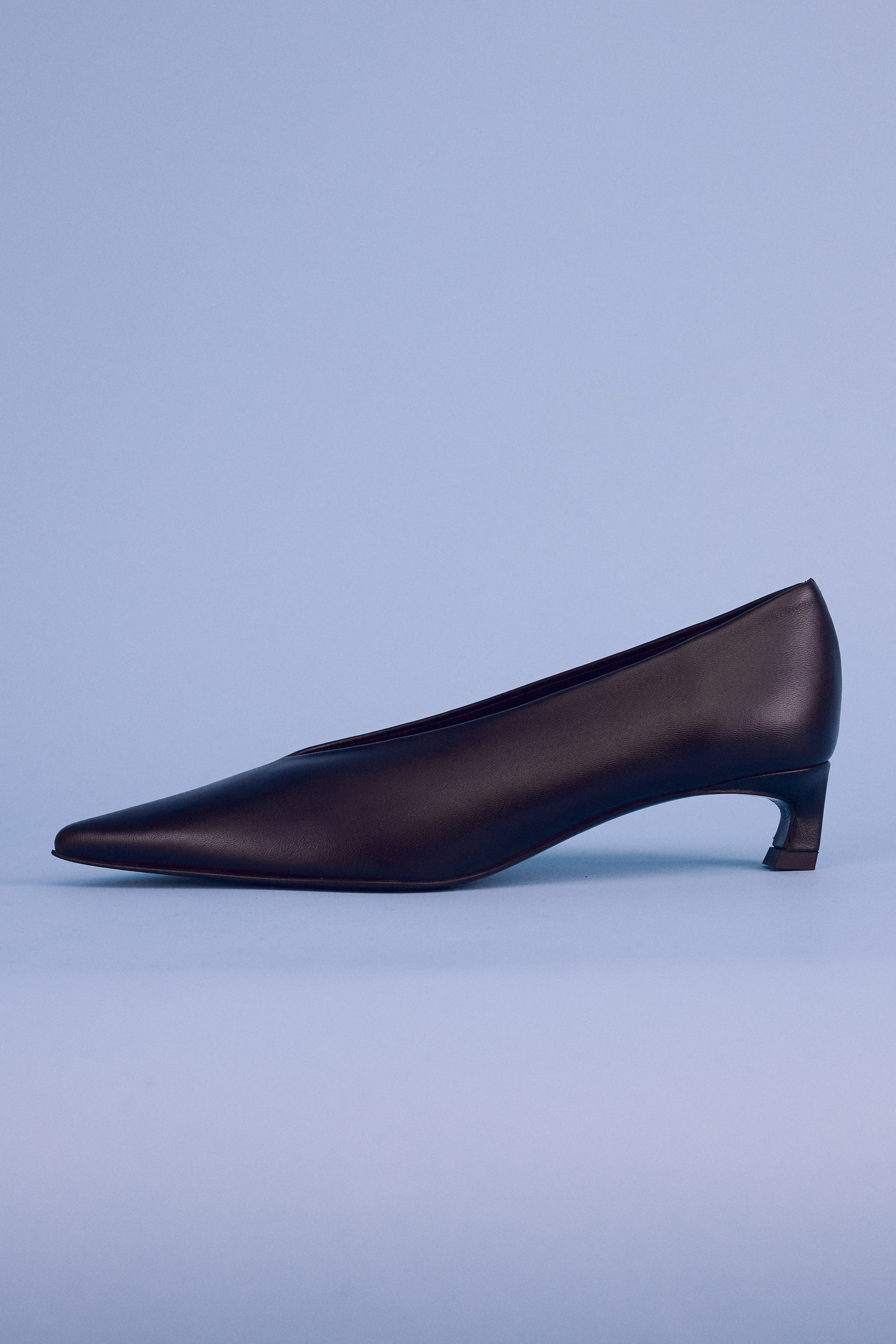 Heaven pump in black