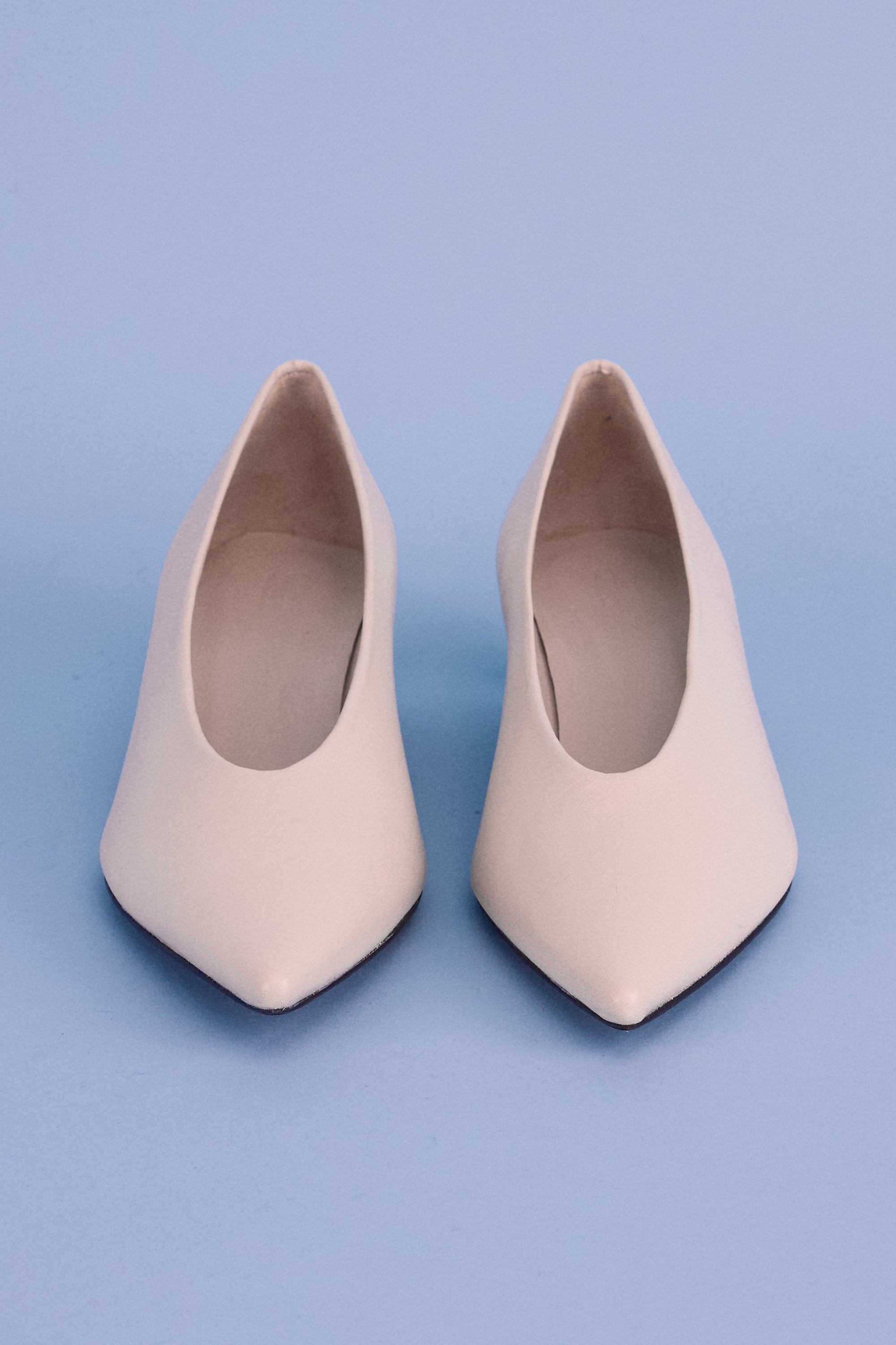 Heaven pump in chalk white